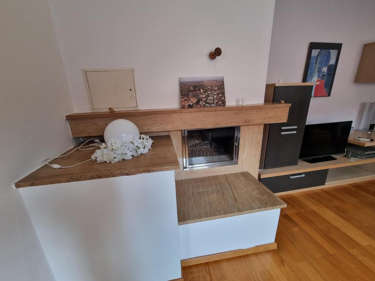Appartamento L'Oro Di Napoli Загреб Екстериор снимка